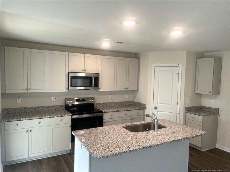 Photo taken: 11/11/2025 Photo taken: 11/11/2025