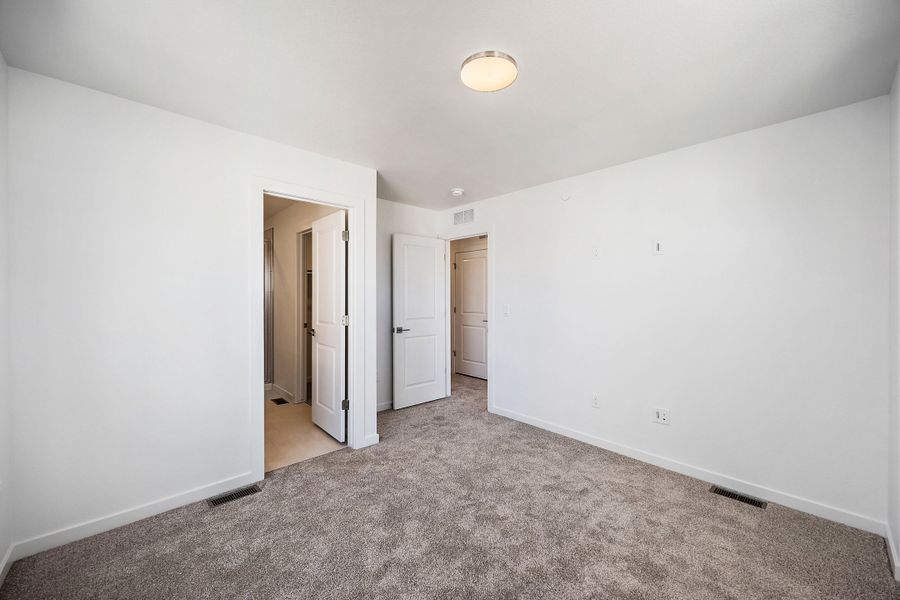 Spacious, unfurnished interior of a new home in Lyric at RidgeGate Townhomes, Lone Tree (Image 20). Spacious, unfurnished interior of a new home in Lyric at RidgeGate Townhomes, Lone Tree (Image 20).