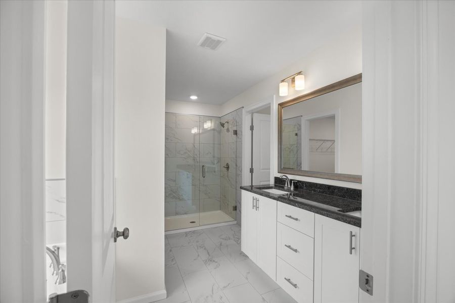 Furnished interior view inside a new home in Crawford Creek, Grovetown (Image 10).