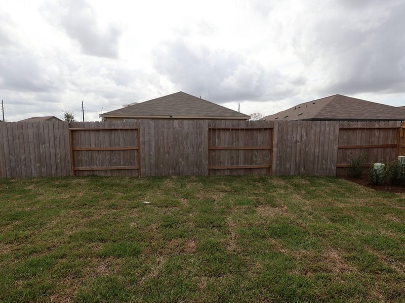 Exterior details and patio area of a home in Miller's Pond, Rosenberg (Image 3).