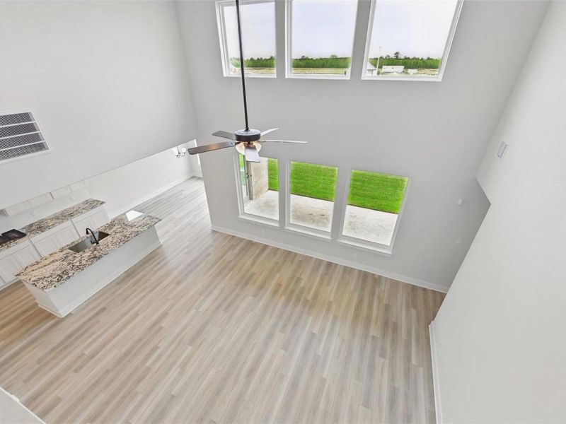 Spacious, unfurnished interior of a new home in Lago Mar, Texas City (Image 40).