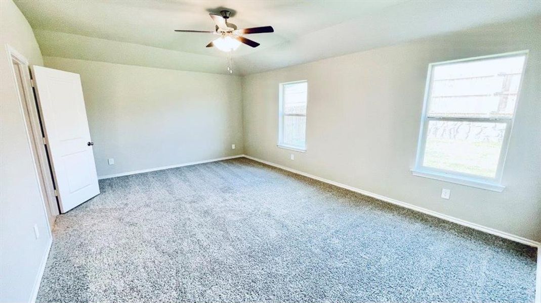 Spacious, unfurnished interior of a new home in Sunnycreek, Fort Worth (Image 9). Spacious, unfurnished interior of a new home in Sunnycreek, Fort Worth (Image 9).