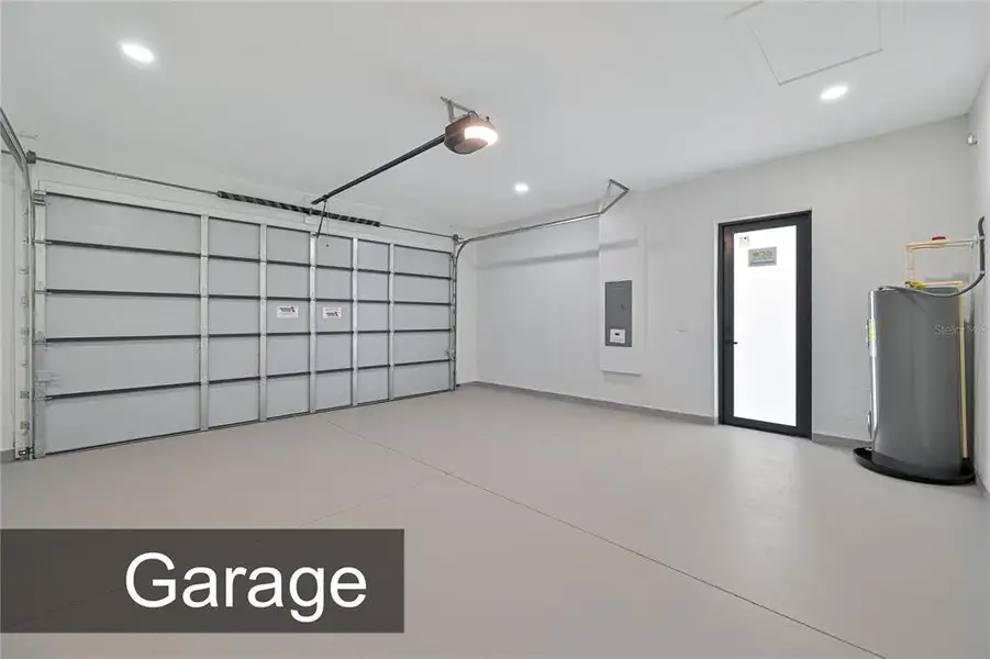 Spacious, unfurnished interior of a new home in , Cape Coral (Image 27). Spacious, unfurnished interior of a new home in , Cape Coral (Image 27).