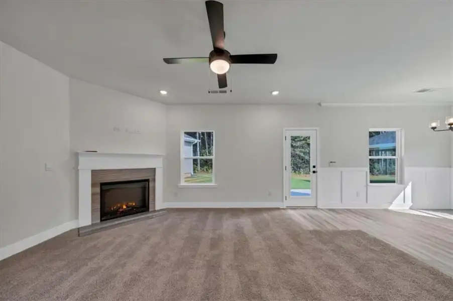 Spacious, unfurnished interior of a new home in Canterbury Villas, Carrollton (Image 16).