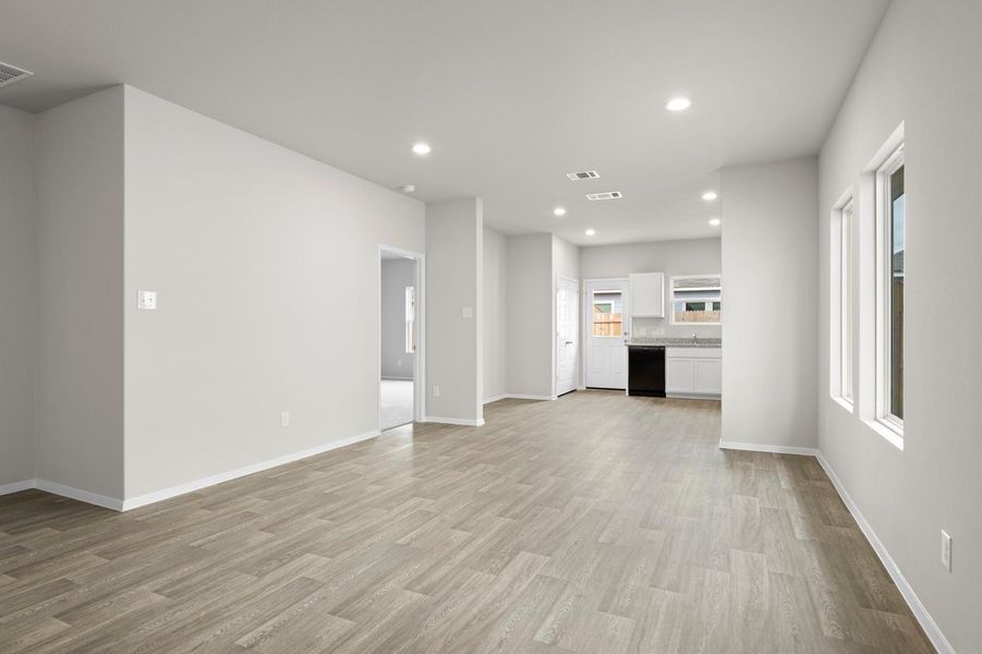 Spacious, unfurnished interior of a new home in Hymeadow, Maxwell (Image 19).
