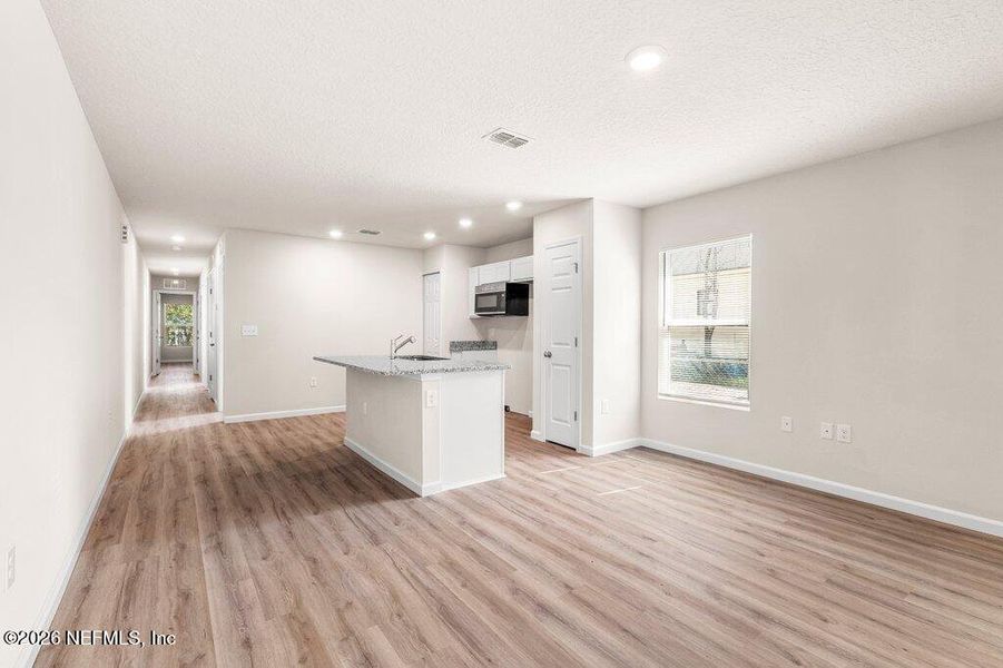 Spacious, unfurnished interior of a new home in , Jacksonville (Image 11).