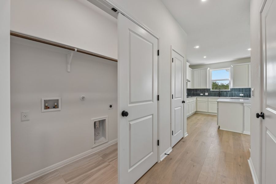 Spacious, unfurnished interior of a new home in Saddle Ridge at Wildhorse Ranch, Austin (Image 23). Spacious, unfurnished interior of a new home in Saddle Ridge at Wildhorse Ranch, Austin (Image 23).