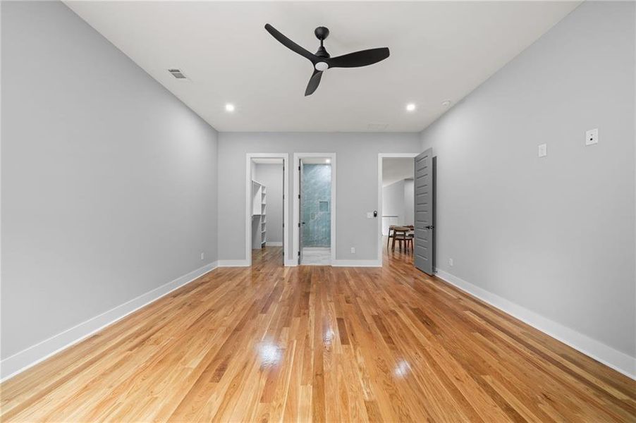 Spacious, unfurnished interior of a new home in , Alpharetta (Image 42).