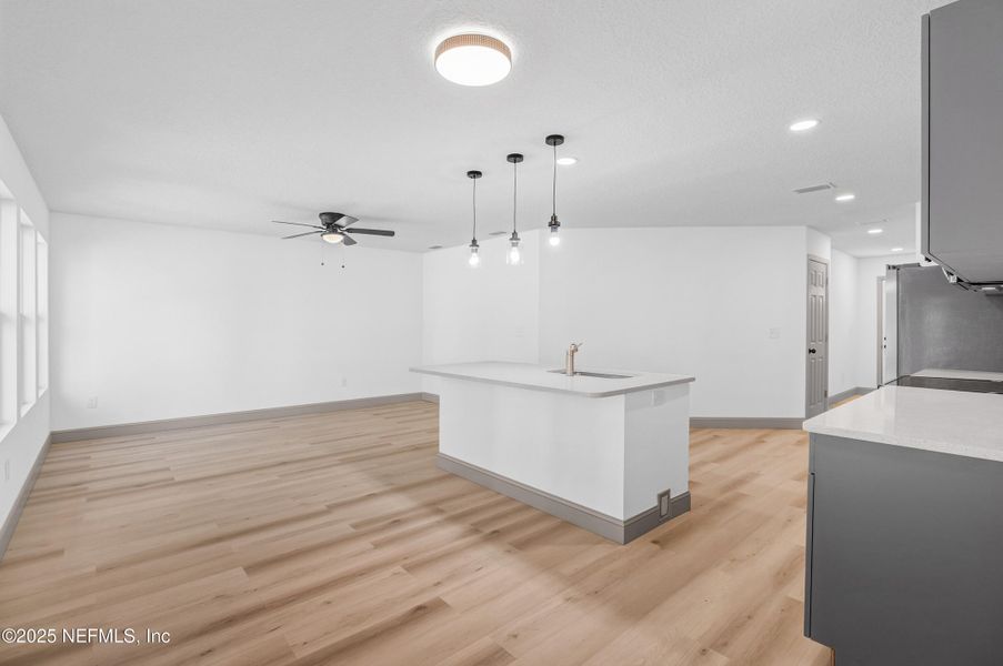 Spacious, unfurnished interior of a new home in , Jacksonville (Image 30).