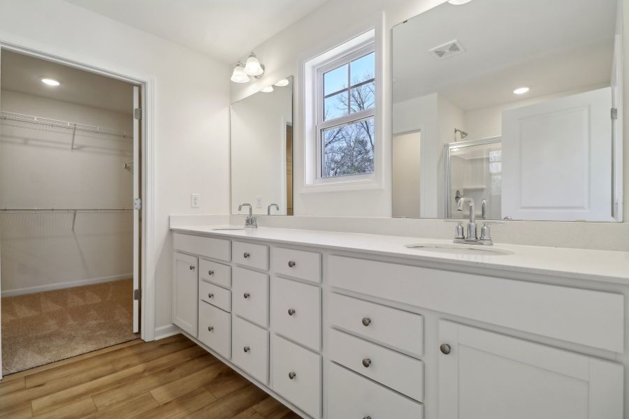 Representative furnished interior of a home built from the Benton II by Great Southern Homes in Lynbrook, Boiling Springs (Image 11).