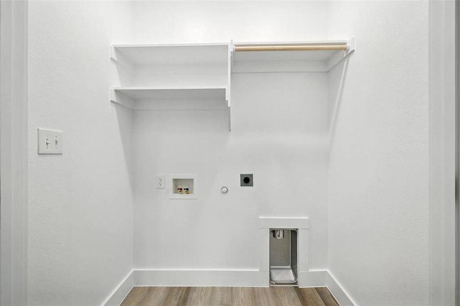 Spacious, unfurnished interior of a new home in , Pottsboro (Image 12).