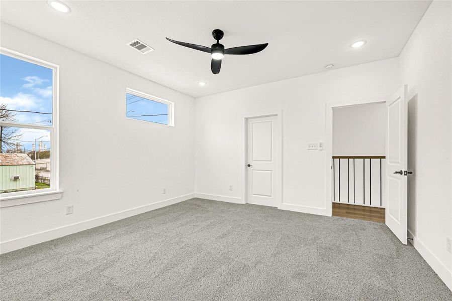 Spacious, unfurnished interior of a new home in , Houston (Image 21).