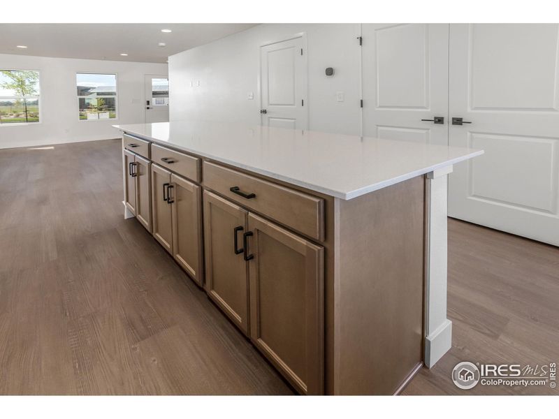EXAMPLE PHOTO: KITCHEN ISLAND