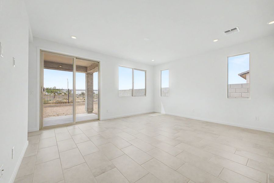 Spacious, unfurnished interior of a new home in Mason Ranch II, Surprise (Image 9).
