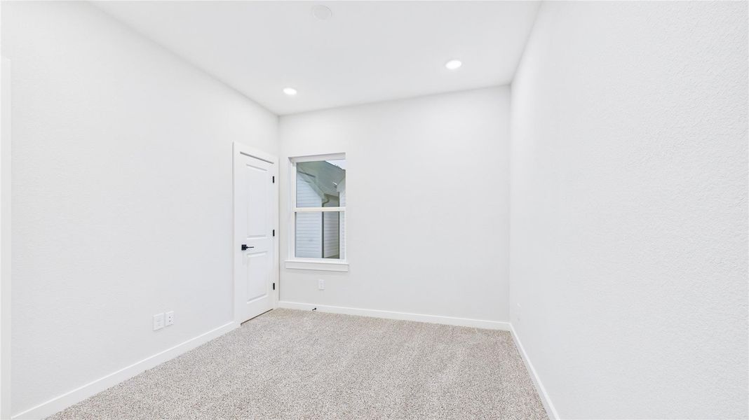 Spacious, unfurnished interior of a new home in , Houston (Image 44).