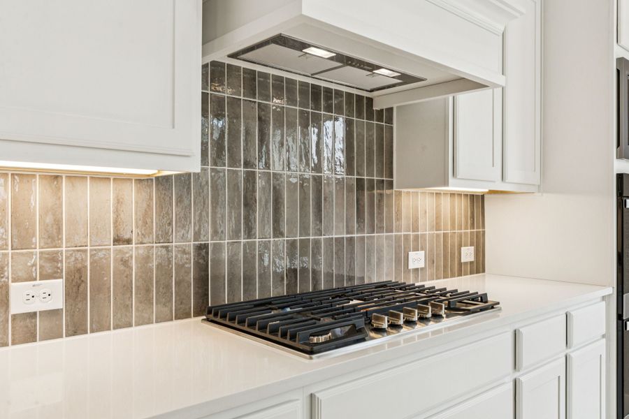 Representative interior finishes for a home built from the Hamilton by Centre Living Homes in Newman Village Townhomes, Frisco (Image 17).