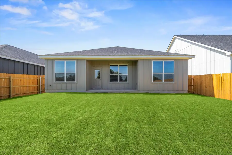 Exterior details and patio area of a home in Rancho San Gabriel, Georgetown (Image 3).