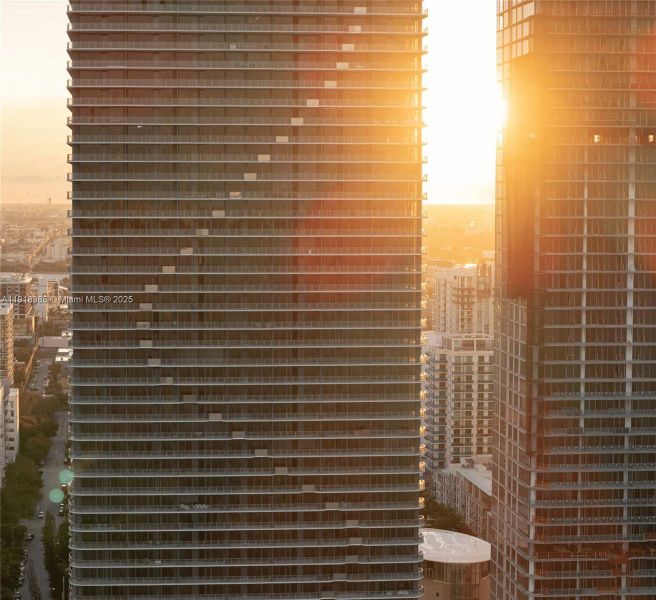 Condo located in Miami, FL showcasing its design and architecture (Image 11).