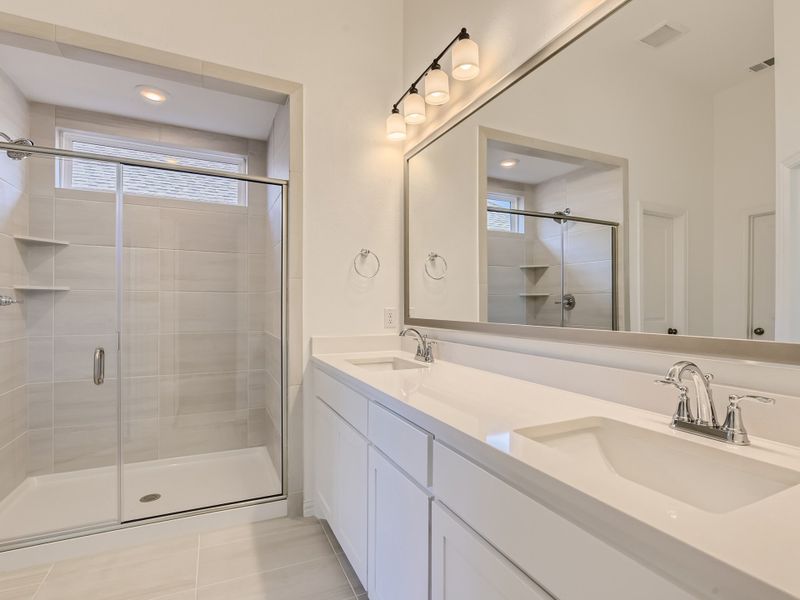 Plan 1522 Main Bathroom Representative Image