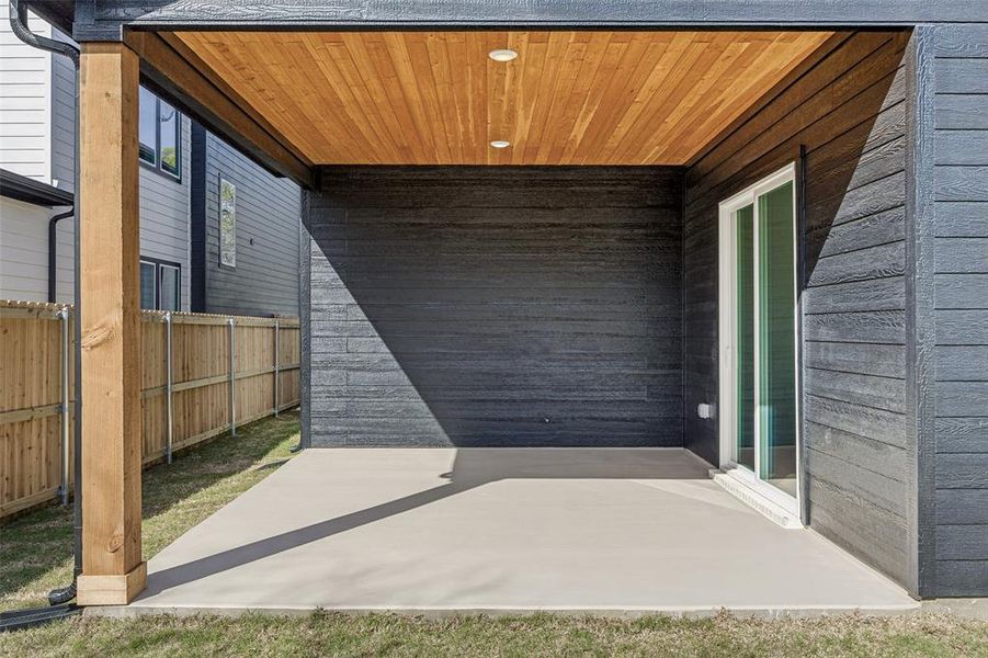 Exterior details and patio area of a home in , Dallas (Image 19).