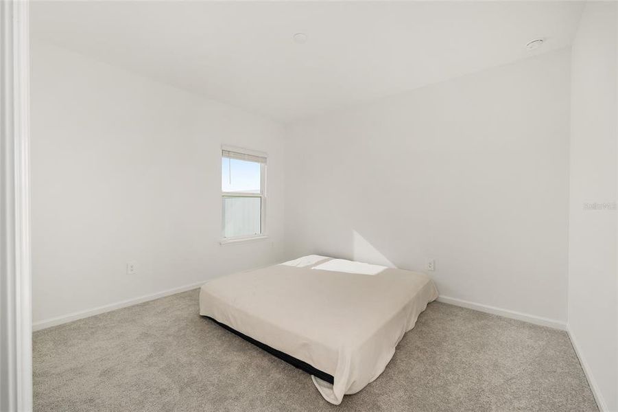 Spacious, unfurnished interior of a new home in , Ocala (Image 24).