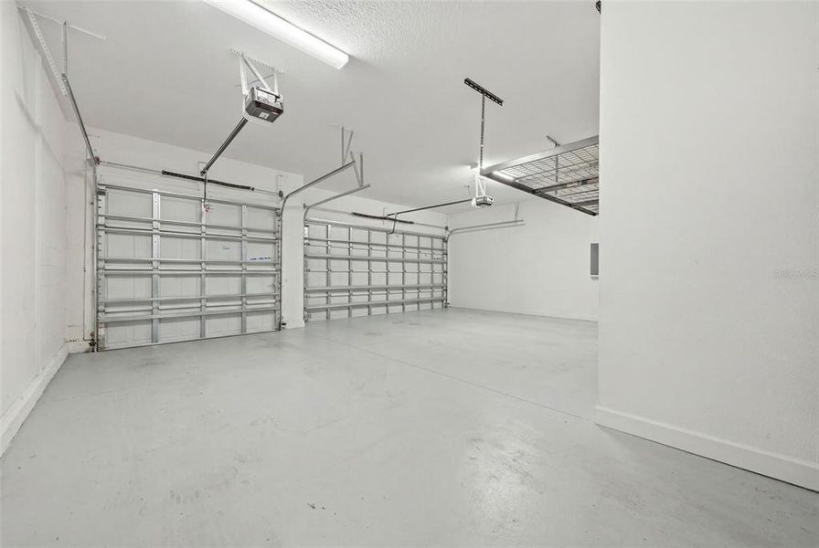 Spacious, unfurnished interior of a new home in , Land O' Lakes (Image 24).
