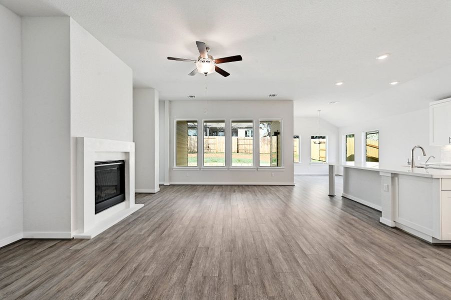 Spacious, unfurnished interior of a new home in Anthem, Kyle (Image 15).