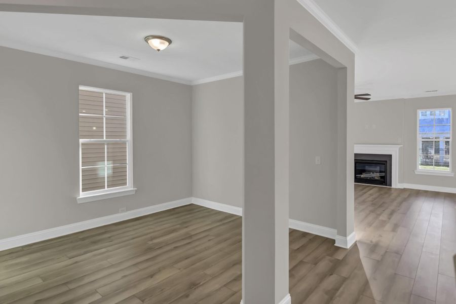 Spacious, unfurnished interior of a new home in Ashton Lakes, Lexington (Image 15).