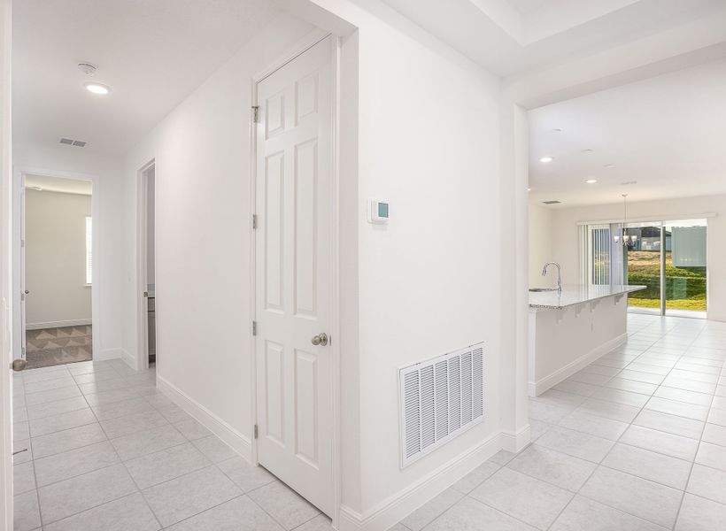 Spacious, unfurnished interior of a new home in Malabar Springs, Palm Bay (Image 20). Spacious, unfurnished interior of a new home in Malabar Springs, Palm Bay (Image 20).