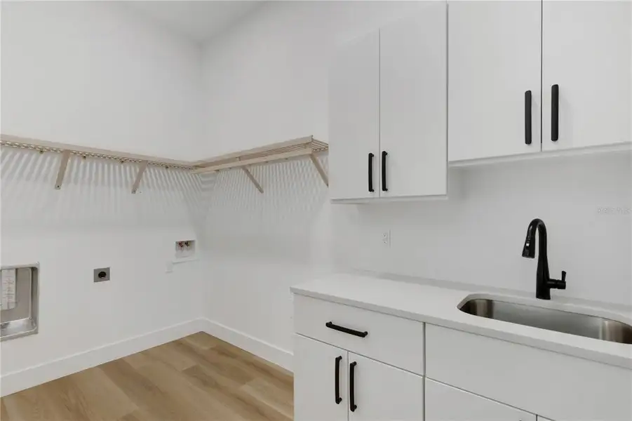 Image 33 of a home in .