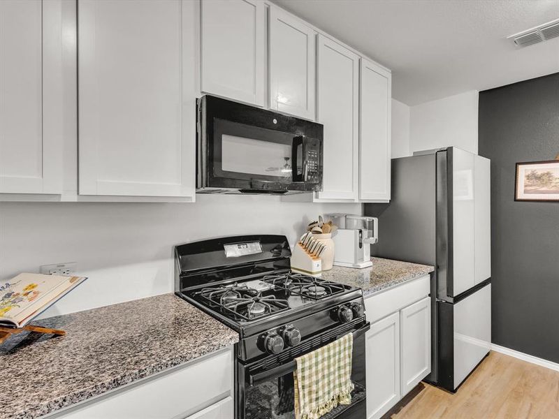 Close-up of interior finishes inside a home in Rancho Canyon: Watermill Collection, Fort Worth (Image 17). Close-up of interior finishes inside a home in Rancho Canyon: Watermill Collection, Fort Worth (Image 17).