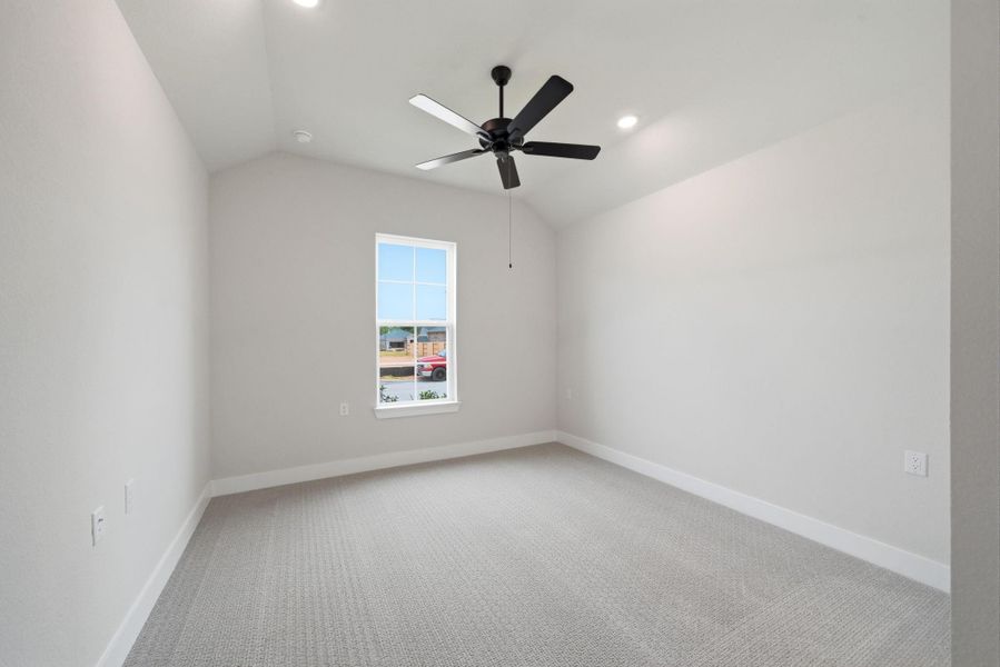 Spacious, unfurnished interior of a new home in Chambers Creek, Willis (Image 19).