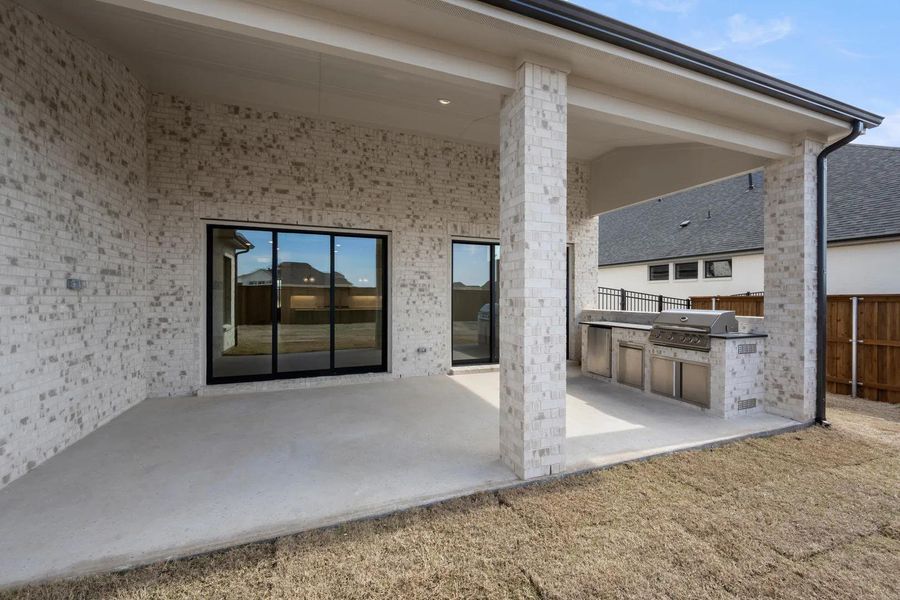 The Brynlee II G Outdoor Living Area