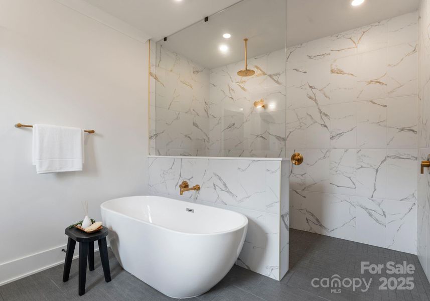 Furnished interior view inside a new home in , Wesley Chapel (Image 8).