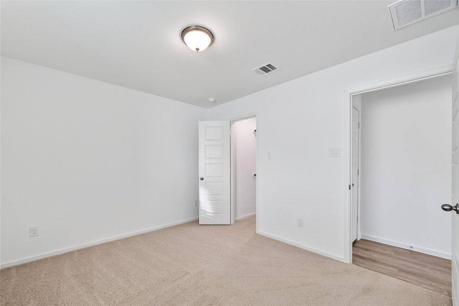 Spacious, unfurnished interior of a new home in Rollingbrook Estates, Baytown (Image 25). Spacious, unfurnished interior of a new home in Rollingbrook Estates, Baytown (Image 25).