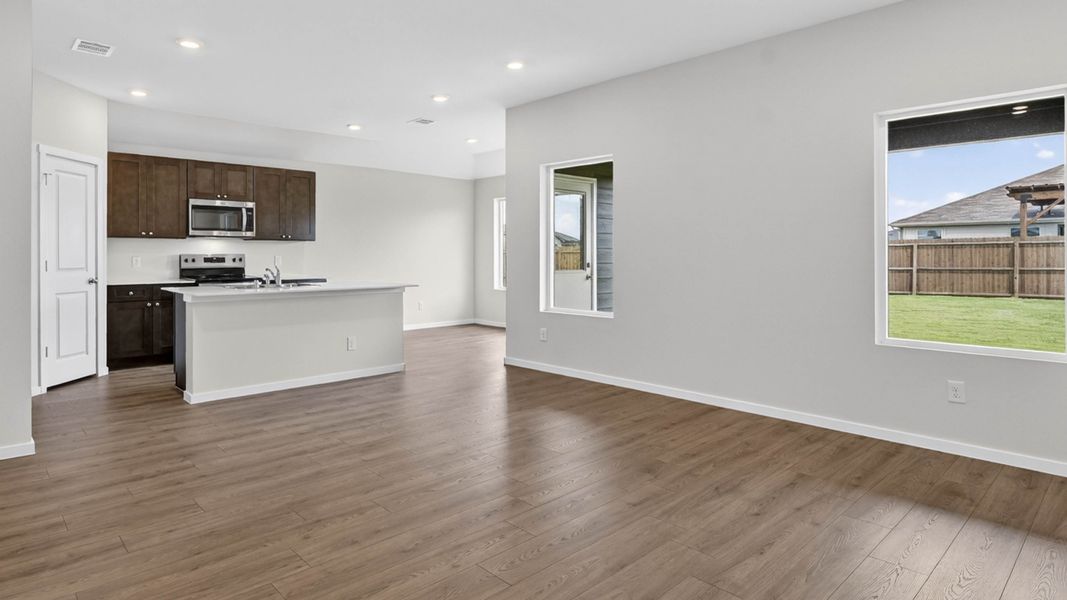 Spacious, unfurnished interior of a new home in Waverly Estates, Josephine (Image 7).