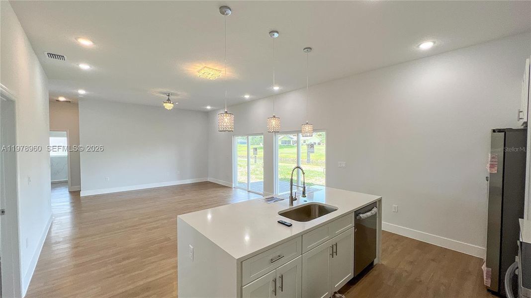 Spacious, unfurnished interior of a new home in , Sebring (Image 26).