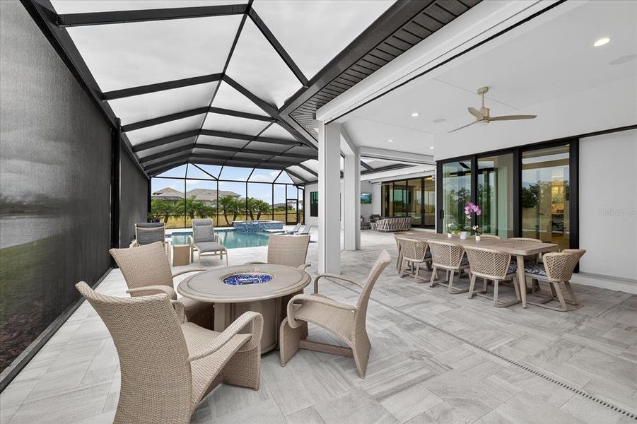 Exterior details and patio area of a home in , Bradenton (Image 37).