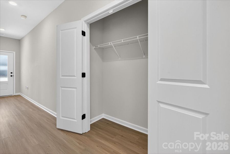 Spacious, unfurnished interior of a new home in Stagecoach Station, Gastonia (Image 20).