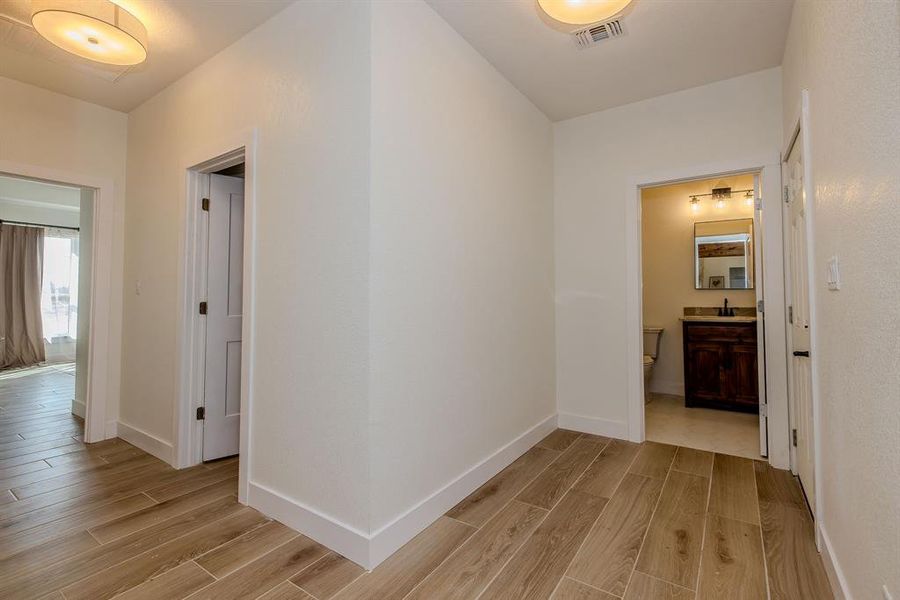 Spacious, unfurnished interior of a new home in , Graford (Image 19).