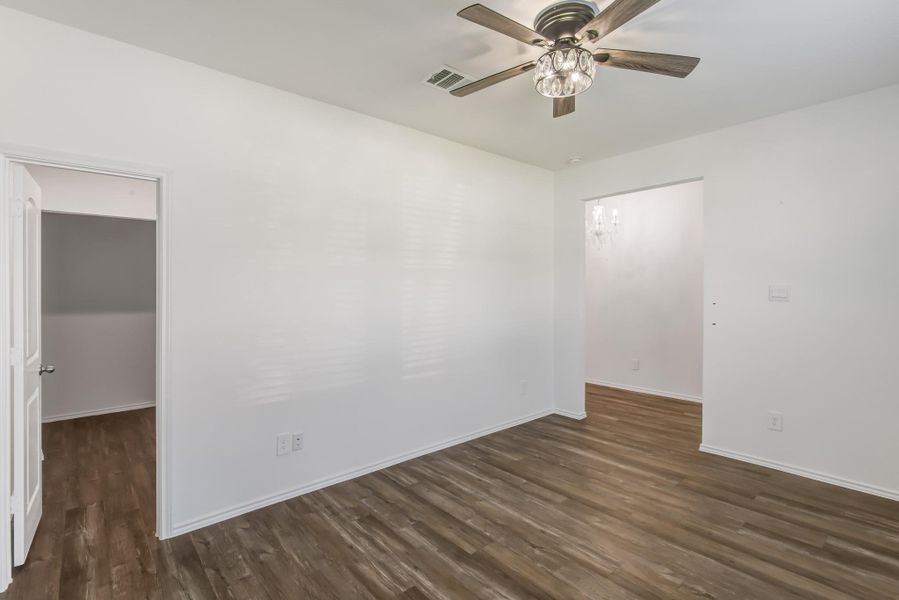 Spacious, unfurnished interior of a new home in River Ranch Meadows, Dayton (Image 20).