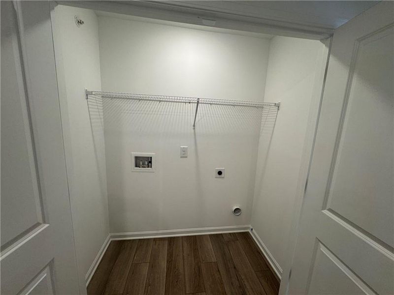 Spacious, unfurnished interior of a new home in Laurelwood, Douglasville (Image 15).