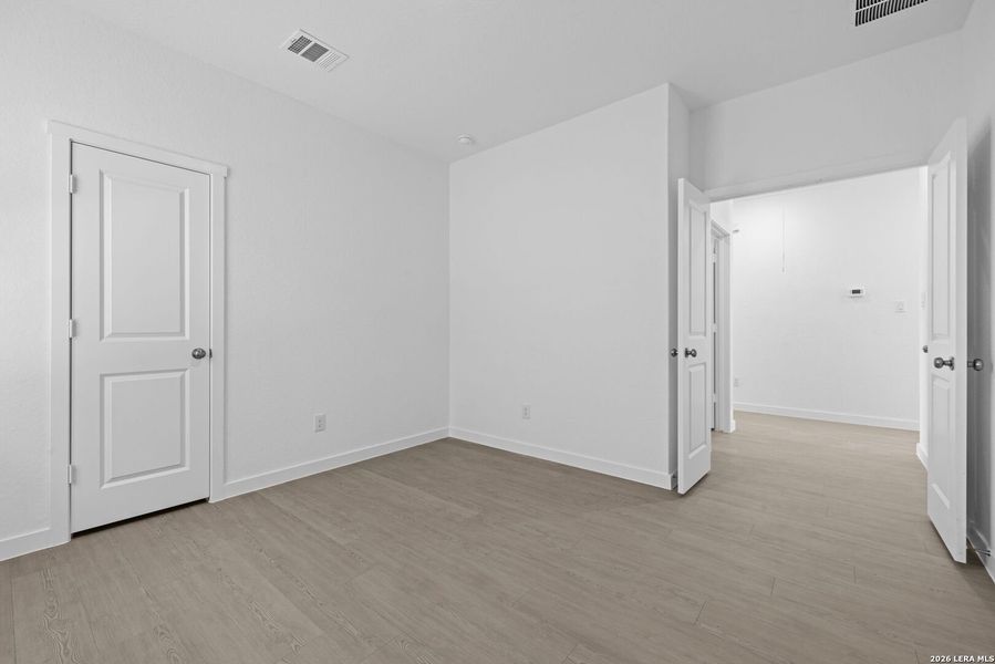 Spacious, unfurnished interior of a new home in Voss Farms, New Braunfels (Image 15).