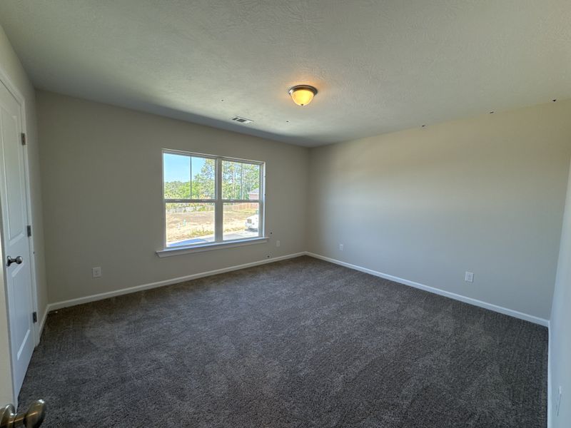 Spacious, unfurnished interior of a new home in Forrest Bluff, North Augusta (Image 26).