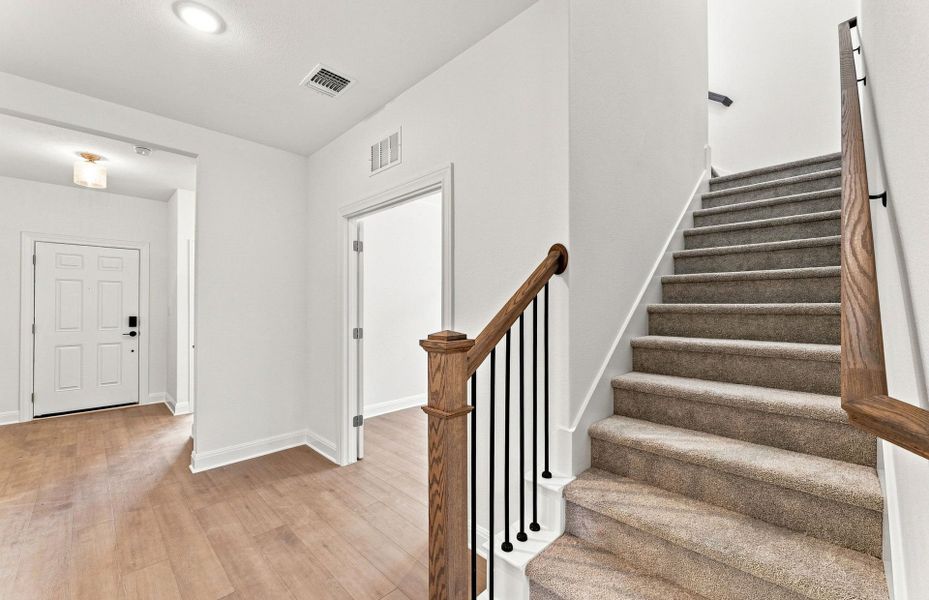 Spacious, unfurnished interior of a new home in Saddleback at Santa Rita Ranch, Liberty Hill (Image 51).