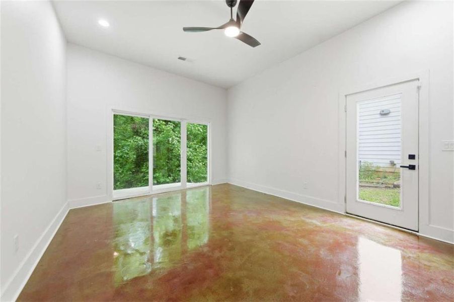 Spacious, unfurnished interior of a new home in , Atlanta (Image 69).