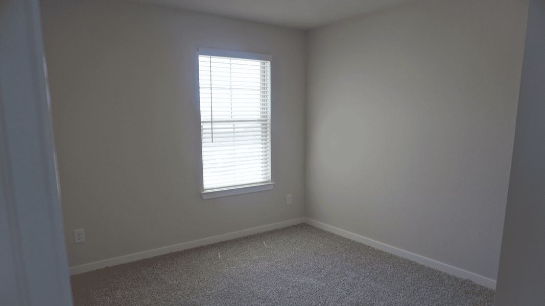 Spacious, unfurnished interior of a new home in London Towne, Corpus Christi (Image 14).