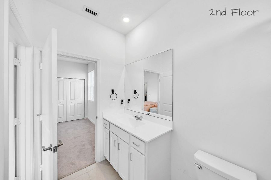 Furnished interior view inside a new home in , Port St. Lucie (Image 18).