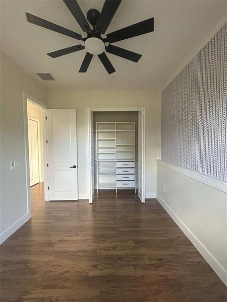 Spacious, unfurnished interior of a new home in , North Port (Image 15).