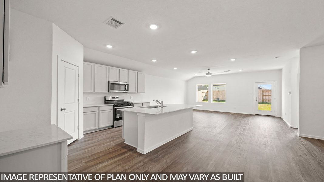 Image 19 representing the Harris by D.R. Horton in Sunterra Lakes, Brookshire, TX. Image 19 representing the Harris by D.R. Horton in Sunterra Lakes, Brookshire, TX.